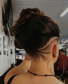 Side Shaved Hair, Side Shaved, Undercut Long Hair, Boy Haircut, Half Shaved Hair, Shaved Side Hairstyles, Shaved Hair Designs, Tattoos For Girls, Bald Hair