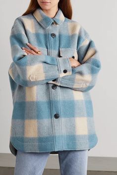 Shacket Outfit, Jeans And T Shirt Outfit, Tartan Fashion, Moda Hippie, Outwear Fashion, Classy Winter Outfits, Clothes Korean Style, Flannel Jacket, Jeans Jacket