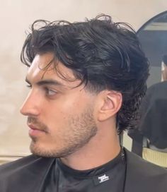 Blue Collar Men Haircut, Men's Hair Cuts Medium, Cool Men’s Haircuts, Short Flow Hairstyle Men, Flo Haircut Men, Guys Wavy Haircut, Longer Straight Hair Men, Men Short Wavy Hairstyles