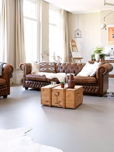 the living room is clean and ready for guests to use it as a work space