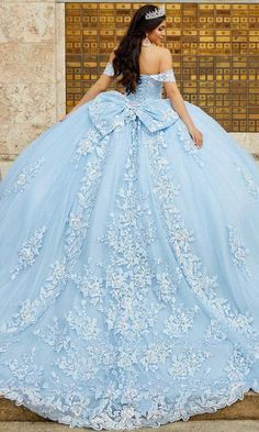 Quinceañera Photoshoot, Quinceanera Collection, Blue Quince, Quinceanera Dresses Blue, Tulle Balls, Dress With Train, Quinceanera Themes, Quince Dress, Metallic Embroidery