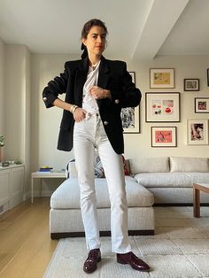 Outfit formulas for the holiday season Leandra Cohen, Leandra Medine Style, Turtleneck Under, Plain Pants, Leandra Medine, Velvet Trousers, White Trousers, Mens Flannel Shirt, Holiday Party Outfit