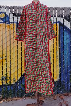 "1960's Quilted house dress, house coat, lounge wear, vintage robe,  Warm Robe,Lounge Wear, sleep wear, winter robe,warm robe,wearable quilt,lounge wear,snuggle robe,zippers up Retro Quilt Robe,Quilted Dress,Space Age,Puffy Robe,Wearable Blanket,Quilt Blanket Lounge wear,Cover Up Quilt,Vintage Pajamas,House Dresses,Quilts, Abstract Circles linking together pattern printed fabric   very well made and finely crafted Vintage Lounge wear - house coat - Quilted Blanket Robe, Unique wearable quilt bla Traditional Long Sleeve Loungewear Dress, Retro Long Sleeve Cotton Sleepwear, Retro Long Sleeve Sleepwear For Loungewear, Retro Long Sleeve Sleepwear For Pajama Party, Multicolor Long Sleeve Dresses For Home, Retro Long Sleeve Sleepwear For Home, Quilt Robe, Warm Robe, Winter Lounge Wear