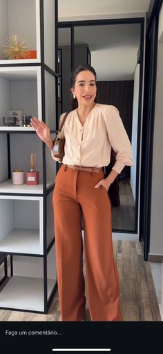 Semi Formal Mujer, Outfit Work, Look Formal, Colorful Style, Simple Outfit, Professional Attire, Professional Women, 10 Pounds, Work Outfits Women