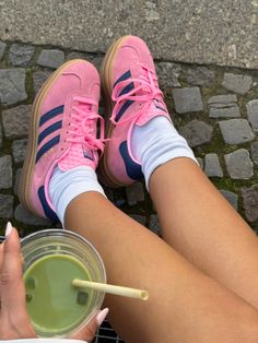 Adidas Gazelle Pink, Pink Gazelles, Adidas Gazelle Outfit, Gymnastics Shoes, Gazelle Bold, Pink Platforms