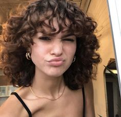 Curly Haircuts Without Bangs, Long Bob Feathered Bangs, Curly Haircut Bangs Natural Curls, Curtain Bangs Medium Hair Curly Wavy, Outfits With Short Curly Hair, Shag Curly Hair Short, Short Length Haircut Curly Hair, Hair Color Ideas For Pink Skin Tone, Short Hair Cuts For Women Wavy Natural