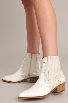 Western Style White Ankle Boots, Cream Western Boots For Fall, White Bohemian Boots With Round Toe, White Western Ankle Heeled Boots, Bohemian White Boots For Fall, Western Cream Ankle Boots, Western Style Cream Ankle Boots, Cream Snip Toe Boots For Fall, Western Cream Heeled Boots With Round Toe