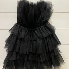 The Most Perfect Party Dress! Birthday Party?! Nashville Girls Trip?? Vegas?! This Dress Is Perfect For Any And All! Black Strapless Tulle Dress- Fun And Flirty. Never Worn. Size Small. Originally Purchased From Vici. $60 Summer Party Mini-length Tutu Dress, Summer Party Mini Tutu Dress, Black Tulle Mini Dress For Prom Season, Spring Party Mini Dress With Tulle Skirt, Spring Party Mini Length Tutu Dress, Spring Party Mini Tutu Dress, Spring Party Strapless Mesh Dress, Flirty Mesh Mini Dress For Party, Strapless Mesh Party Dress For Spring