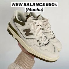 Nb Shoes 550, Aesthetic Sports Shoes, Trendy Shoes For Men Sneakers, Shoes Brown Aesthetic, Women New Balance 550, Shoes Must Have Women 2023, Aesthetic Sport Shoes, Shoes Inspiration Sneakers, Luxury Shoes Aesthetic