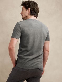 This classic v-neck t-shirt is cut from our Luxury-Touch cotton jersey—beloved for its signature softness and a smooth finish that leans more dressed-up in appearance.  V-neck.  Straight hem with vented sides.  Standard fit.  Short sleeves.  Hits at the hip.  Model: Size M, 6'2" (188cm). Rip Curl, Curator Style, Charcoal Gray, Charcoal Grey, Black And Navy, Banana Republic, V Neck T Shirt, Tommy Hilfiger, White And Black