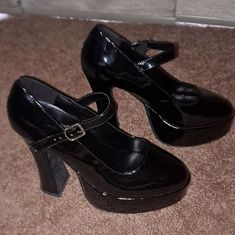 Only Worn Once. Box Included. Retro Black Heels For Party, Retro Black Party Heels, Retro Black Heels For Formal Occasion, Black Retro Heels For Formal Occasions, 2000s Mall, Old Lady Shoes, Skull Heels, Twst Wonderland, Nice Clothing