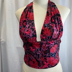 Nwt Shein Sxy Backless Tie Halter Top. Size L Fits 8/10 Us 92 Poly 8% Elastane Halter Top Big Bust, Fitted Low-cut Halter Top With Built-in Bra, Pink Stretch Halter Top With Built-in Bra, Pink Halter Top With Built-in Bra, Floral Print Halter Neck Top For Party, Y2k Halter Neck Crop Top For Night Out, Pink Fitted Y2k Crop Top, Pink Summer Halter Top With Built-in Bra, Fitted Pink Y2k Crop Top