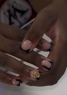 Short Black And Gold Nails Ideas, October Books, Overlay Nails, Turning 25, Books Open, Acrylic Nail Set, Hard Nails, Star Tattoo