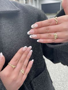 Acrylics inspo nails with hibiscus flowers White French Tips With Hibiscus, Almond Hawaiian Flower Nails, White Hawaiian Flower Nails, White French Tip Hibiscus Nails, White French Tip With Hibiscus Flower, White Hibiscus Nails, French Tip Hibiscus Nails, Blue Hibiscus Nails, Nails With Hibiscus Flower