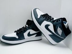 Jordan 1 Navy Blue, Custom Jordan Shoes, Nike Original, Nike Jordans, Air Nike, Shoe Room, Nike Shoes Air Force, Blue Jordans, White Nike Shoes