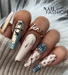 Classy Nail Art Ideas, Nail Pics, Western Nails, Holiday Nail Designs, Holiday Nail, Fall Acrylic Nails, Winter Nail, Festival Nails, New Year's Nails