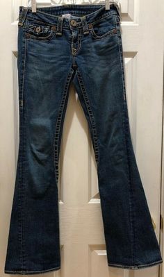 True Religion Joey Jeans Women Size 28 Flare Leg RN#112790 CA#30427. Condition is Pre-owned. Shipped with USPS Priority Mail. Jeans Women, True Religion, Rock Revival Jean, Bootcut Jeans, Priority Mail, Bell Bottom Jeans, Women Jeans, Womens Sizes, Pants