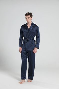 Type: Men's Silk PajamasMaterial: 22Momme 100% mulberry silk Features: Satin, wear-resistant and stylish.Details: Our silk pajamas will make lazy Sunday mornings a little more luxurious. Crafted from 100% mulberry silk, the pajamas set features one patch pocket detailed with traditional piping, along with two side pockets for your essentials. The relaxed fit and elasticated waistband ensure that the trousers won't feel restrictive during your sleep. SIZE: CM / INCH （Robe） SIZE Bust Shoulder Length XS 108/ 42.52" 47/ 18.50" 74/ 29.13" S 112/ 44.09" 48/ 18.90" 75/ 29.53" M 116/ 45.67" 49/19.29" 77/ 30.31" L 120/ 47.24" 50/19.69" 79/ 31.10" XL 126/ 49.61" 51.5/ 20.28" 81/ 31.89" XXL 132/ 51.97" 53/ 20.87" 83/ 32.68" XXXL 140/ 55.12" 55/ 21.65" 85/ 33.46" SIZE: CM / INCH （Pants） SIZE Waist Hip Men Pajamas Fashion, Silk Pajamas For Men, Mens Silk Pajamas, Pajamas For Men, Lazy Sunday Morning, Pajama Fashion, Mens Pajamas Set, Silk Pajama Set, Lazy Sunday