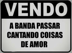 a black and white sign with the words vendo written in spanish on it's side