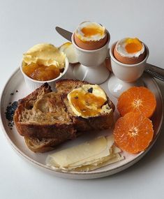 Breakfast Ideas With Oranges, Pretty Plates Of Food, Brunch For One, Food Inspo Dinners, Morning Breakfast Ideas Healthy, Cafe Breakfast Ideas, Boujee Food, Healthy Dinner Aesthetic, Food Inspiration Aesthetic