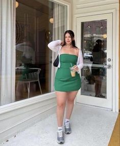 Rock Your Curves All Summer: Midsize Outfit Inspiration Plus Size Outfits Casual, Chubby Style, Mid Size Outfits, Plus Size Posing, Diy Vetement, Curvy Outfits, Looks Style