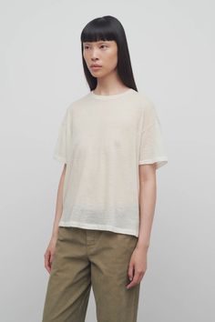 Lila Top White in Cashmere – The Row Casual Relaxed Fit Fine Knit T-shirt, Classic Short Sleeve Top With Relaxed Fit For Everyday, Classic Relaxed Fit Short Sleeve Top For Everyday, Casual Fine Knit Everyday T-shirt, Casual Fine Knit T-shirt For Everyday, White Fine Knit Top With Short Sleeves, Fine Knit Crew Neck T-shirt, Classic Fine Knit Tops With Relaxed Fit, Casual Fine Knit Relaxed Fit T-shirt