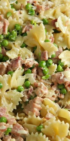 pasta with peas and ham in a white sauce