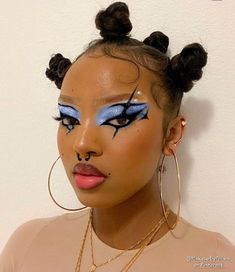 Futuristic Makeup Looks Black Women, Unique Makeup Looks Black Women, Creative Makeup Black Women, Spirit Week Makeup Ideas, Halloween Makeup Ideas Black Women, Blue Alternative Makeup, Creative Eyeshadow Ideas, Halloween Makeup Looks Black Women, Makeup Looks Face Paint