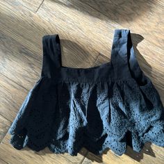 Nwt Size Small Black Cropped Tops For Spring, Chic Black Cotton Crop Top, Black Crop Top For Day Out In Spring, Black Spring Crop Top, Black Crop Top For Spring Vacation, Zara Black Tops For Day Out, Black Crop Top For Vacation In Spring, Black Cotton Crop Top For Spring, Zara Cotton Crop Top For Day Out