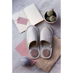 ~ Handmade cozy natural linen slippers for women. ~ Made of high quality and natural linen, which let your skin breath and feet will not be sweating. Bottom is made of real leather. It's a perfect gift for yourself and for your friends. ~ Sizing: Measure your foot by tracing it on a piece of paper. Make sure to keep the pencil/pen at 90 degrees to the surface of the paper. Measure the longest distance between your heel and toes. Slipper sizes according to the length of your foot: 37 EU - 22 cm / Grandma House, Yellow Slippers, Spa Luxe, Bridesmaid Slippers, Fun Slippers, Linen Slippers, Bathroom Slippers, Spa Slippers, Cozy Slippers