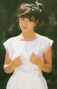 中森明菜 Japan 80's Aesthetic, 80s Japanese Fashion, 80's Fashion, Japanese Pop Culture, 80s And 90s Fashion, Japanese Pop