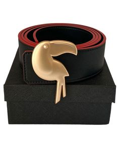 Signature Belt - Red & Gold Belt Tucann SM Metal Straps, Pin Hole, Red Accents, Sophisticated Design, Cowhide Leather, Red Gold, Leather Belt, Soft Leather, Design Features