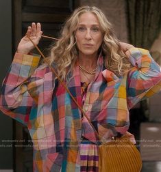 Checked Jacket Outfit, And Just Like That Carrie Outfits, And Just Like That Outfits, Carrie Bradshaw Most Iconic Outfits, Check Shirt Outfit Women, Carrie Bradshaw Just Like That Outfits, Carrie Outfits, And Just Like That Carrie Bradshaw, Carrie Bradshaw Shirt Dress