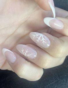 Christmas Nail Snowflake, Cute Christmas Nails Snowflakes, Nail Ideas Snowflake, Winter Designs Nails, Winter Nail Ideas Snowflakes, White French With Snowflakes, Christmas French Tips Almond, French With Snowflake Nail Design, Winter Formal Hair Ideas