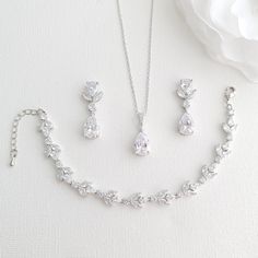 Elegant Wedding Jewelry, Ear Tops, Crystal Bridal Jewelry Sets, Dainty Wedding, Sparkle Bracelet, Wedding Day Jewelry, Wedding Jewelry Set, Bridal Jewelry Set, Ear Pins