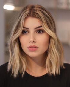 One Length Haircuts, Choppy Bob, Haircut Styles, Round Face Haircuts, Haircuts For Women