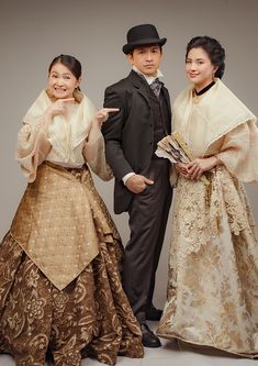 The old meets new in latest GMA historical portal fantasy series Maria Clara at Ibarra | Pikapika Philippine Showbiz News Portal Maria Clara Noli Me Tangere, Maria Clara At Ibarra Art, Maria Clara Costume, Filipiñana Traditional, Maria Clara Gown, Modern Maria Clara, Filipina Aesthetic