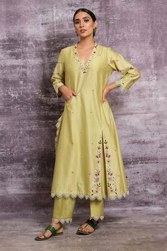 Buy Niti Bothra Green Chanderi Silk French Knot Kurta And Palazzo Set Online | Aza Fashions Kurta And Palazzo, Simple Kurti Designs, Kurti Patterns, Kurta Neck Design, Cotton Kurti Designs, Palazzo Set, Dress Design Patterns, Kurta Designs Women, Embroidery Suits Design