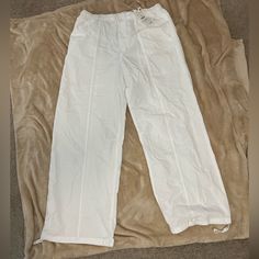 Zara White Wide Leg Size:Large New With Tags Pant Can Be Modify To Jogger White Cargo Pants With Elastic Waistband For Loungewear, White Relaxed Fit Cargo Pants For Loungewear, White Straight Leg Cargo Pants For Loungewear, White Casual Cargo Pants For Loungewear, Casual White Cargo Pants For Loungewear, Zara Cotton Parachute Pants, White Cargo Pants For Loungewear, White Wide Leg Parachute Pants With Elastic Waistband, White Wide-leg Cargo Pants With Elastic Waistband