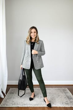 Grey Blazer Work Outfit Women, Green And Grey Outfits For Women, Grey Pants Work Outfit, Light Grey Blazer Women Outfits, Grey Blazer Outfit Women, Grey Blazer Outfits For Women, Grey Blazer Women Outfit, Gray Blazer Outfit Women, Grey Blazer Women