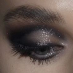 Welcome To The Dark Side, Marla Singer, Goth Glam, Ethereal Makeup, Makijaż Smokey Eye, Goth Style, Easy Makeup