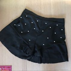 Women’s Shein Pearl Black Shorts Elastic Waistband Size 2xl Perfect Condition / Never Worn Party Black Shorts With Elastic Waistband, Shein Shorts, Shorts Women, Black & White, Black Shorts, Black White, Womens Shorts, Elastic, Black And White