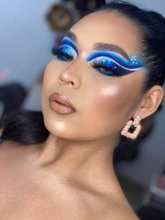 Full Cut Crease Eye Makeup, Full Cut Crease, Maquillaje Full Color, Colorful Cut Crease, Models Without Makeup, Exotic Makeup, Photos Of Models, Maquillage Yeux Cut Crease, Drag Make-up