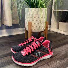 Brand New Hot Pink And Black Sketchers Sneakers. Skechers Slip On, Skechers Shape Ups, Skechers D Lites, Memory Foam Shoes, Skechers Relaxed Fit, Skechers Sneakers, Pink Workout, Lightweight Running Shoes, Womens Athletic Shoes