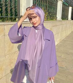 Purple Outfits Hijab, Purple Hijab Outfit, Elegant Muslim Outfits, Stile Hijab, Modern Hijab Fashion, Hijab Trends, Muslim Fashion Hijab Outfits, Muslim Outfits Casual