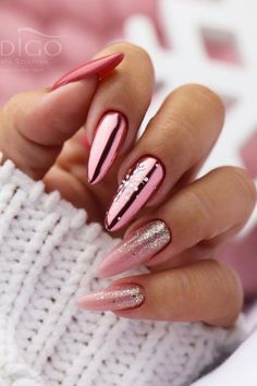 Glitter pink almond nails Christmas Nails Design, Christmas Nails Ideas, Nails Sparkly, Silver Nail Designs, Almond Acrylic, Classy Nail, Christmas Gel Nails, Nails Winter, Rose Gold Nails