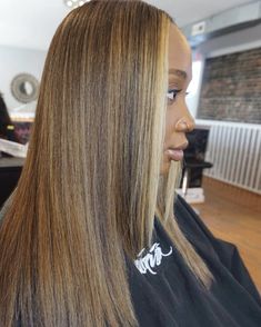 Dark Skin Highlights Hair Black Women, Balayage Hair Black Women, Honey Balayage Hair, Natural Hair Highlights, Blonde Natural Hair, Hair Black Women, Highlights Curly Hair, Honey Blonde Hair