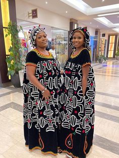 Bamenda Traditional Dress For Women, Toghu Designs For Women, Cameroon Kaba Styles, Tiger Teeth, African Embroidery, African Traditional Wear, Traditional African Clothing, Dress African, African Fashion Modern