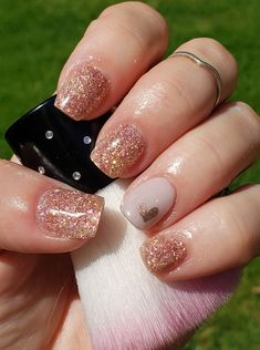 Pink Tip Nails, New Years Nail Art, Golden Nails, Short Gel Nails, Gold Glitter Nails, Vacation Nails, Nails Only, Metallic Nails