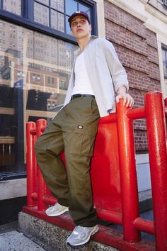 Dickies Men Outfit, Green Cargo Pants Outfit Men, Mens Cargo Pants Outfit, Dickies Outfits Men, Dickies Outfit, Beige Pants Outfit, Green Cargo Pants Outfit, Cargo Pants Outfit Men, Green Pants Outfit